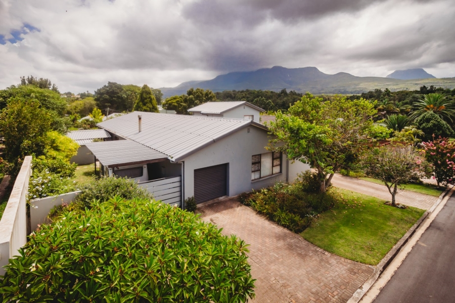 4 Bedroom Property for Sale in Denver Park Western Cape